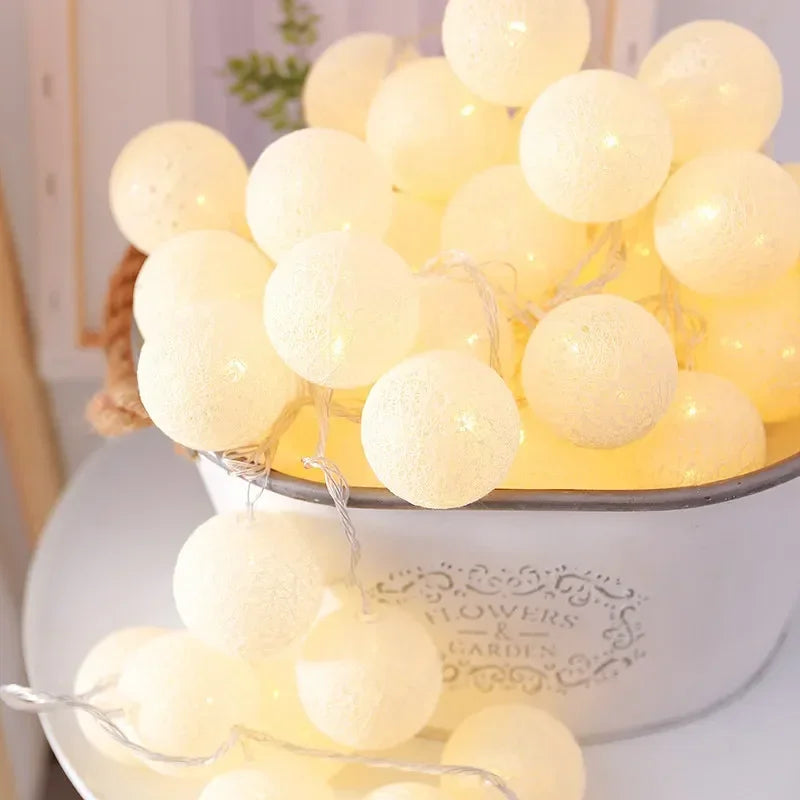LED Cotton Balls String Lights Lantern Battery or USB Powered Wedding Home Party Ornament Lighting Stings Christmas Decoration