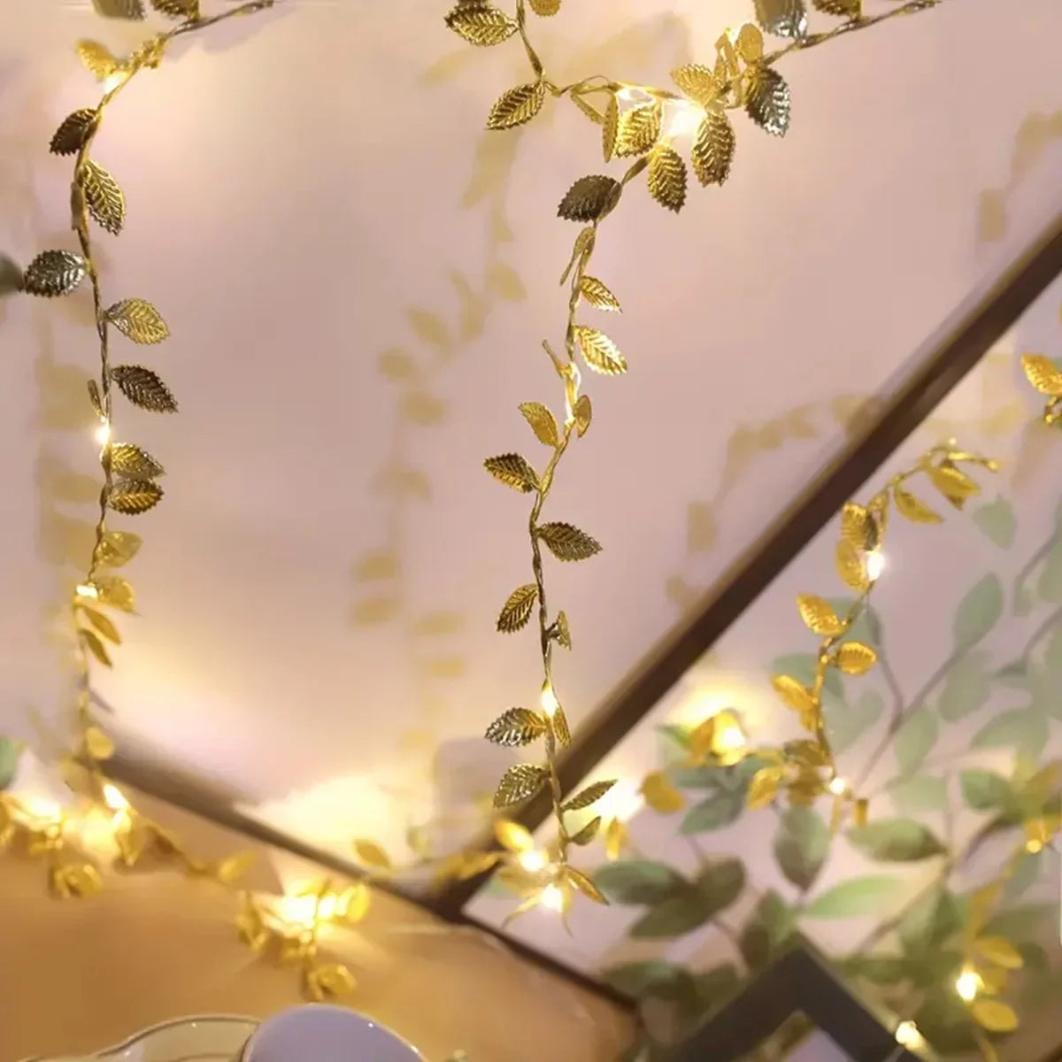 20LED Golden Tiny Leaves Copper Wire String Lights Battery Powered Fairy Lights for Home Wedding Party Christmas DIY Decoration